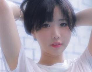 Addielyn(에디린)的图包，大概是我见过最‘女朋友’的作品了，随便一瞥就想下载！