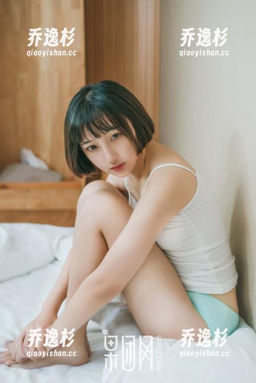 GIRLT果团网 果团网:偷瞄甜心萝莉,私拍套图别太好看!