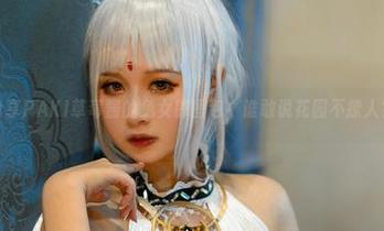 分享PAKI草莓酱的兔女郎图包，谁敢说花园不撩人？