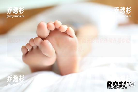 ROSI - 高清的杨晨晨红裙套图，上面的光影变化仿佛在和你说悄悄话，真可爱。