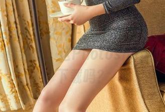 TouTiao头条女神 – 每次看到刘芸熙穿牛仔裤，都会想：这Photoshop加了网盘下载吗？