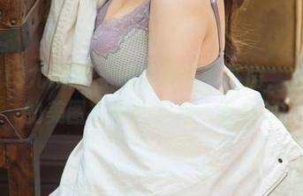 UGirls尤果网 – 透过眼镜看私房，尤菲儿的美图在哪儿？我一直想问
