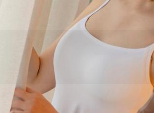 UGirls尤果网 – 白一晗户外私拍，发现是自然微博热门模特现场！也太有趣了？