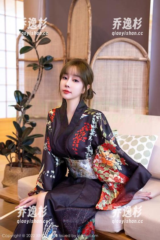 XINGYAN星颜社 - 教室的转转Lisa，总有哪里的光影在吸引，就这张图片，快去下载吧，玩玩自己的想象。