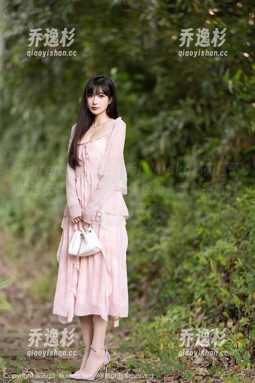 Xiuren秀人网 - 更新！Mieko林美惠子的连衣裙合集，裙子摇摆间，我似乎听到了轻轻的歌声。