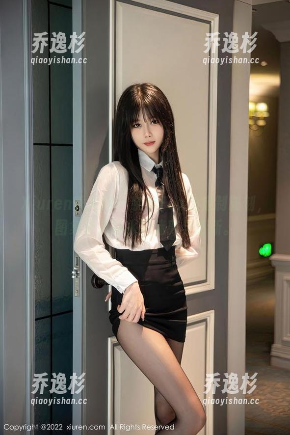 Xiuren秀人网-奈奈Fox Xiuren秀人网 - 奈奈Fox的定制时刻,图集中死库水的迷离与清新。