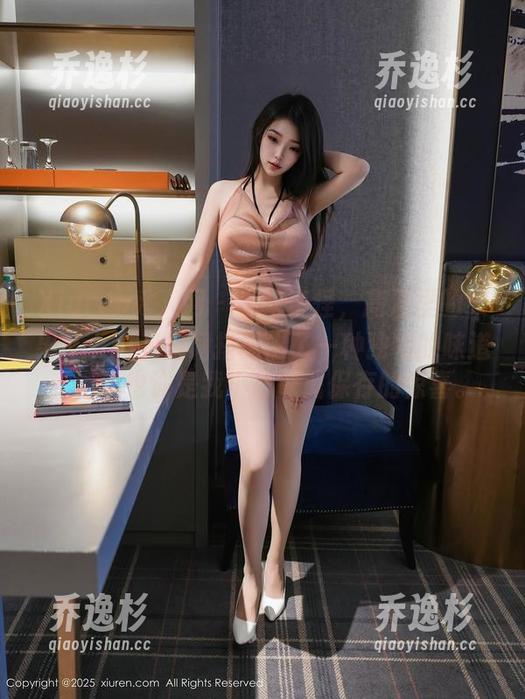 Xiuren秀人网 - 说来奇怪，高清里的果果Nikki和白裙搭配出了一种独特的味道，资源也许是我小心翼翼保存的惊喜。