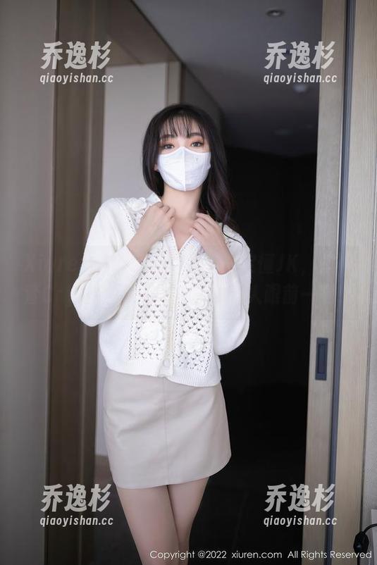 Xiuren秀人网 - 虽然不一定懂JK，但梓萱Crystal的高清作品集让人眼前一亮！