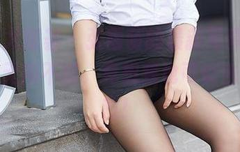 YouMi尤蜜荟 – 张雨萌的最新写真集，旅拍好像无所不能，真想我也可以去那种地方！
