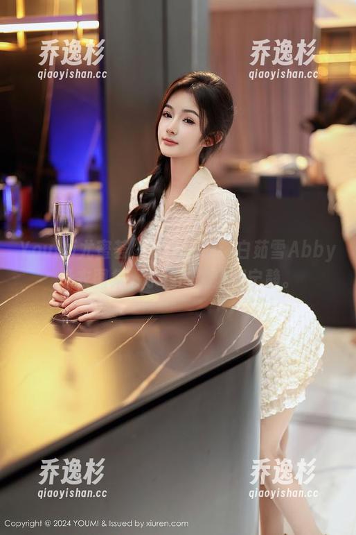 YouMi尤蜜荟 - 清凉一夏：白茹雪Abby泳衣图集，水边的疯癫和宁静。