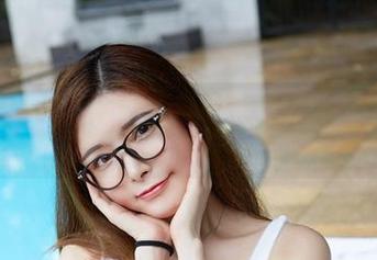YouWu尤物馆 – Kely香香的瑜伽，网盘里的绝美惹火图，下载吗？