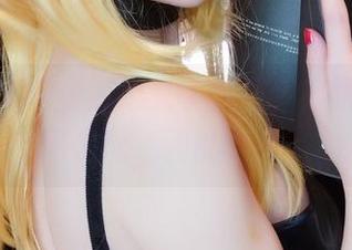 一小央泽用短裤定义了夏日，高清美图里尽是无意间的撩人。