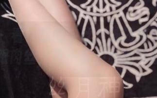 微密圈 – 看！原图中丝月神如何驾驭酒红高跟肉丝，这一季的私拍风潮！