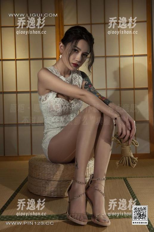 丽柜-可馨 丽柜 - 嗯……可馨的女仆装,有点意思,不过原图一看没那么“典雅”啊。