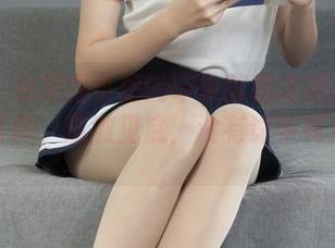 丽柜 – 总觉得小唐的印象就是这张清纯的私房写真,清澈见底,没有许多花里胡哨。