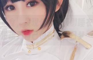 在网盘觅食,发现依依超级懒睡衣写真,没想到自己也在做白日梦…