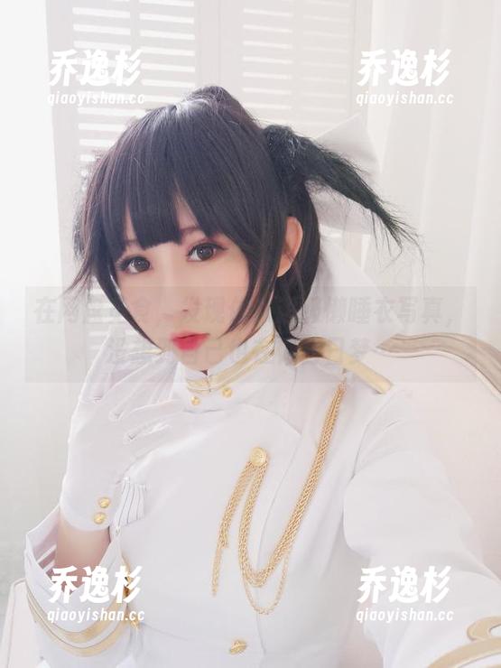 在网盘觅食，发现依依超级懒睡衣写真，没想到自己也在做白日梦…