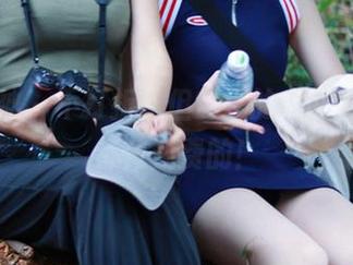初夏女神 – 不打折,但安妮的美图和内衣可都是免费的!
