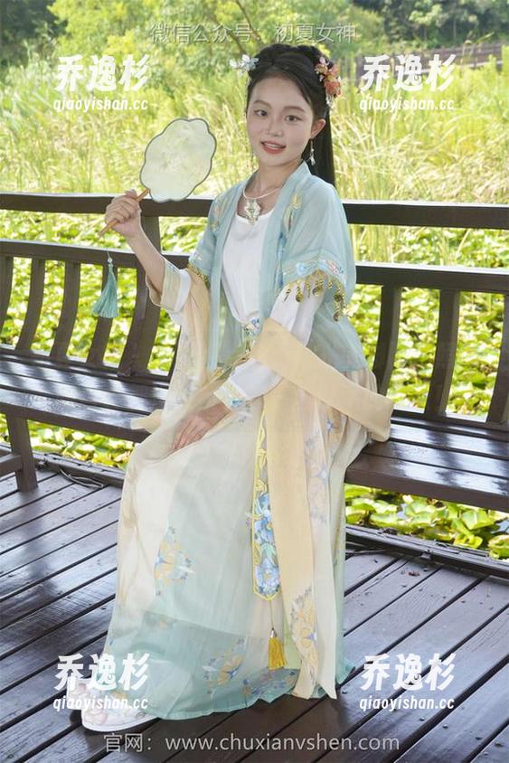 初夏女神 - 一张点点的无圣光美脚照，照不照自己都没关系，来一波满满的想象！