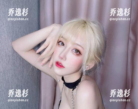 美图里的啾小妍，清纯到让人联想到棉花糖和早晨的咖啡