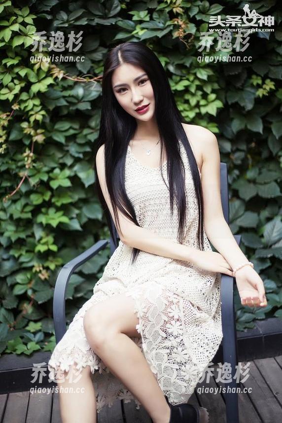 头条女神-苏菲菲 头条女神 - 黑白对比,苏菲菲的原图在我脑海中不断循环