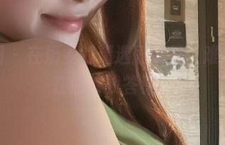 微密圈 – 在奶雯的精选剧情里，难道她也在偷偷找答案？