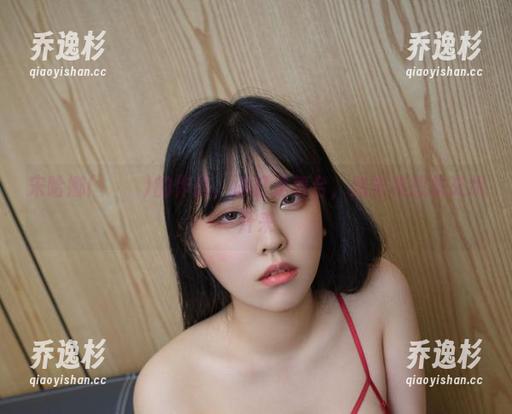 宋哈娜(송하나)的作品，浴缸是舞台，感觉和想象交织开来