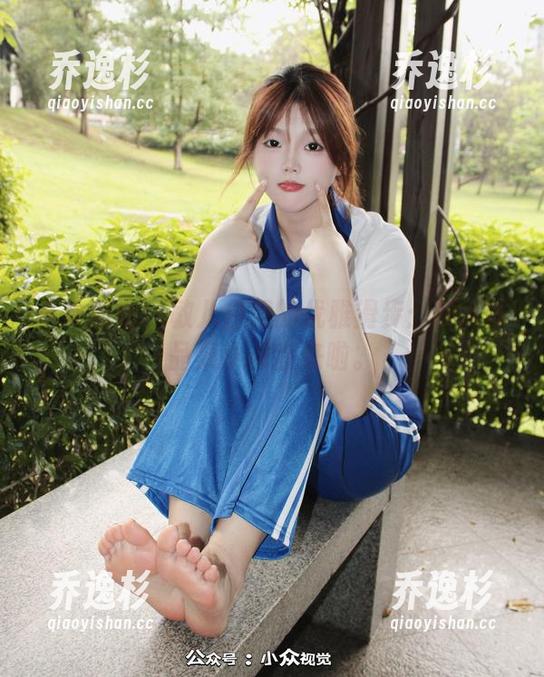 小众视觉-敏儿 小众视觉 - 敏儿白裙的优雅滑步:精选作品集小课堂来啦。