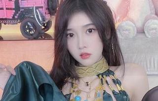 原图乱入！小小奶瓶儿的纯欲吊带，精选里的低调奢华！