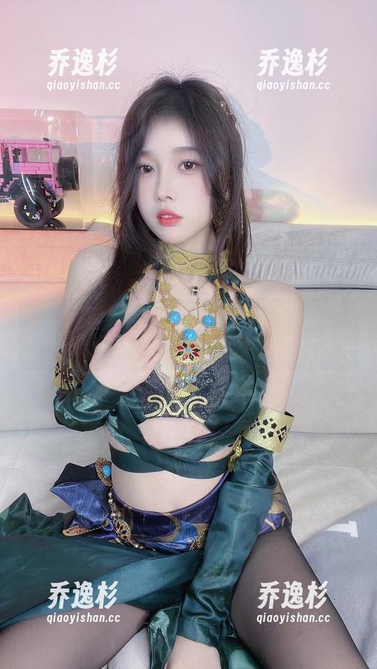 这个高清写真，小小奶瓶儿和奶牛，完全打破了我的三观！