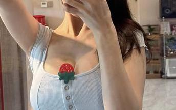 微密圈 – 小玉吃果冻修女最新写真，画风清奇，谁还没点小脑洞呢？