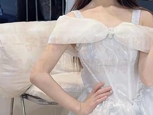 微密圈 – 一字马挑战合集，难道小萌子就是为了这跌倒的瞬间？