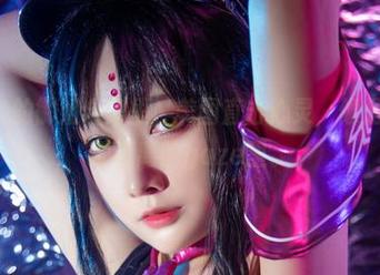 念念_D的御姐合集里,美图直击心灵,像是陷入了那迷离的gaze里。
