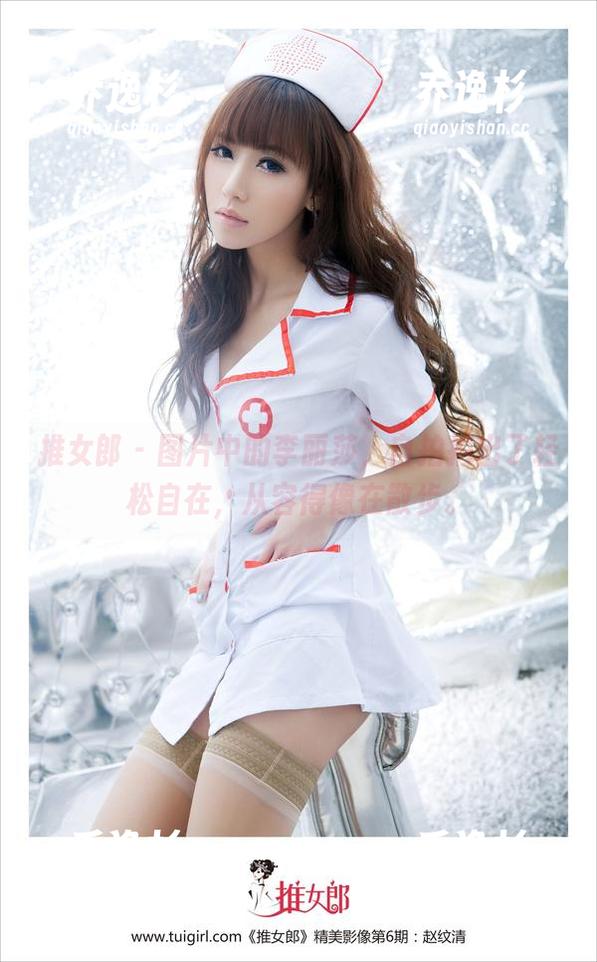 推女郎 - 图片中的李丽莎，自拍拍出了轻松自在，从容得像在散步。