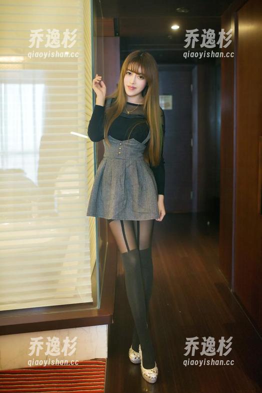 推女郎 - 当丝袜遇上潘娇娇：这组写真图包中的瞬间，居然偷偷挑战了我的审美底线！