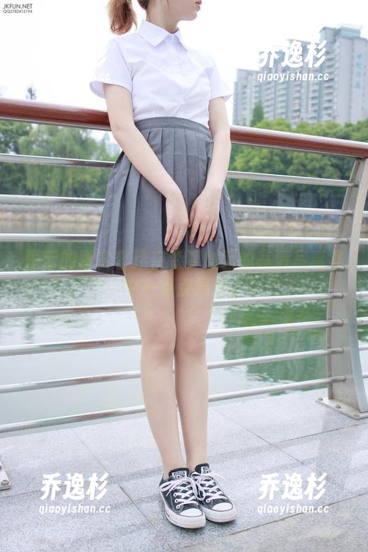 森萝财团 雨云的真实容颜在森萝财团的高清写真集中一点点展开。