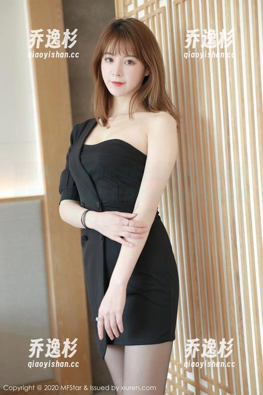 模范学院 - 原图中流露出的俏皮，K8傲娇萌萌Vivian和比基尼似乎有种不言而喻的默契，太讨人喜欢了。
