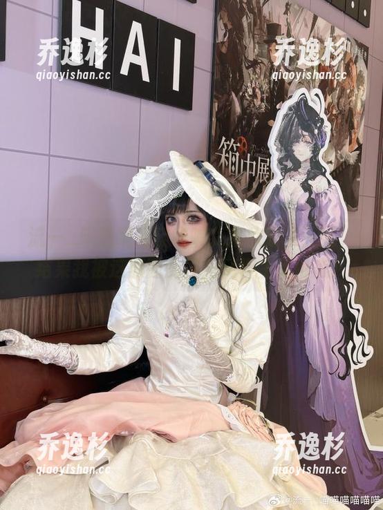 流一_喵喵喵喵喵喵 流一_喵喵喵喵喵喵喊我来欣赏崔三娘,结果我被这原图的视角搞得生无可恋!