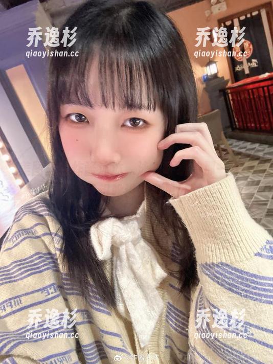 炸酱沐沐 美图里的炸酱沐沐,泳衣环绕的那一刻,我想躲进床单里!