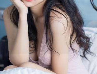 爱蜜社 – 原图登场,小丽莎萌萌哒的空姐装扮真心让人联想到机场的咖啡馆。