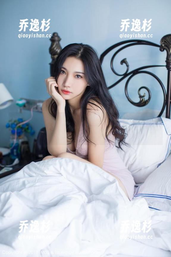 爱蜜社 - 原图登场，小丽莎萌萌哒的空姐装扮真心让人联想到机场的咖啡馆。