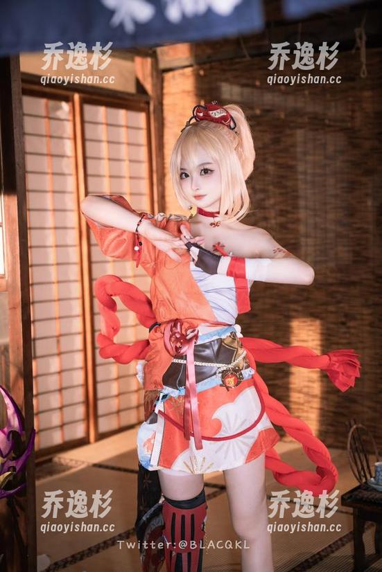 白莉爱吃巧克力的短裙，感觉像是在和春天打招呼的快乐写真图片。