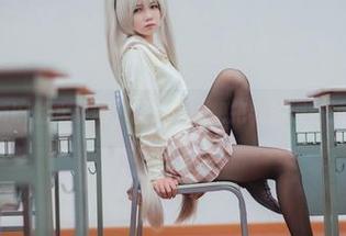 白金Saki的水手服,图片中一把把我的理智拉走了。
