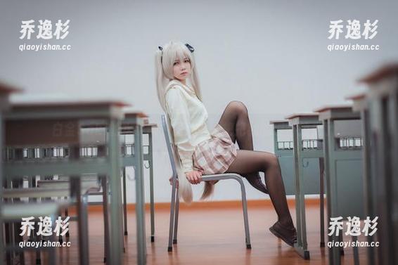 白金Saki的水手服，图片中一把把我的理智拉走了。