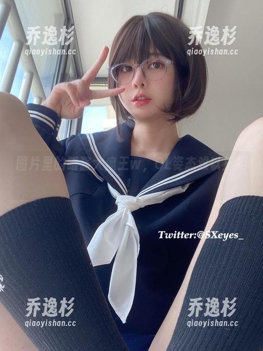 图片里的眼酱大魔王w，OL姿态难以抗拒！