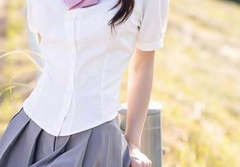 秀人网 – Niki可雅私拍现场：一条丝袜就能引发的千思百想。