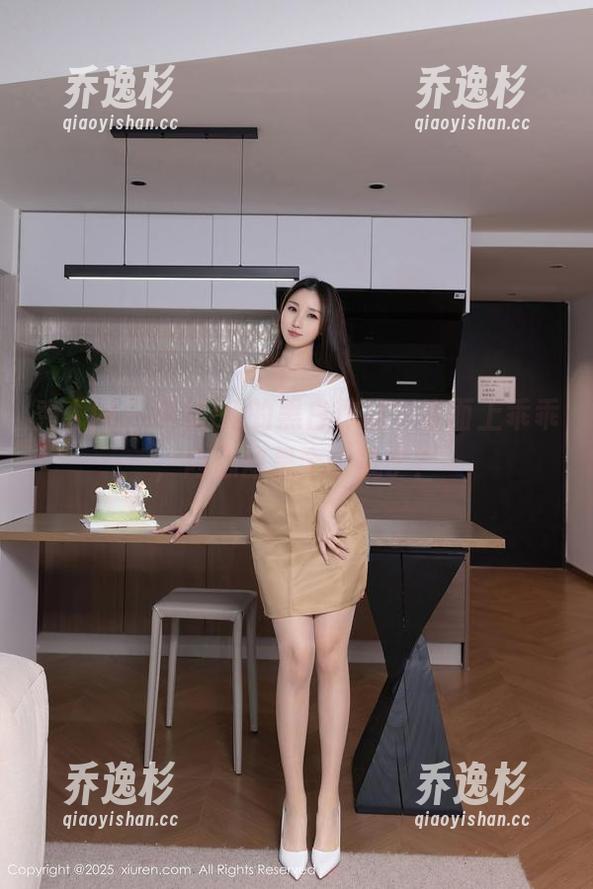 秀人网-司妃SL 秀人网 - 司妃SL的黑白作品,表面上乖乖,内心却是个小疯子?