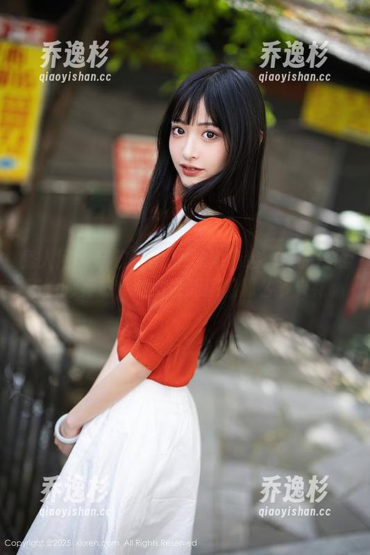 秀人网-奈汐酱nice 秀人网 - 奈汐酱nice泳池精选:水的温度和她的姿态,竟然也能擦出那么多火花。