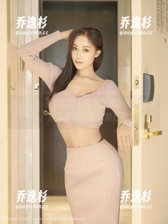 秀人网-杨晨晨 秀人网 - 杨晨晨豹纹写真,原图好似草原,精选却像迪斯科舞厅?