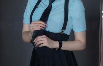 秀人网 – 艺轩的校服图包，谁说学生不能时髦？